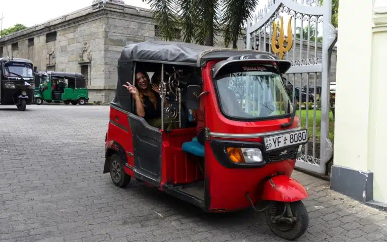 Galle: a treasure adventure by tuk-tuk with a local - Sri Lanka
